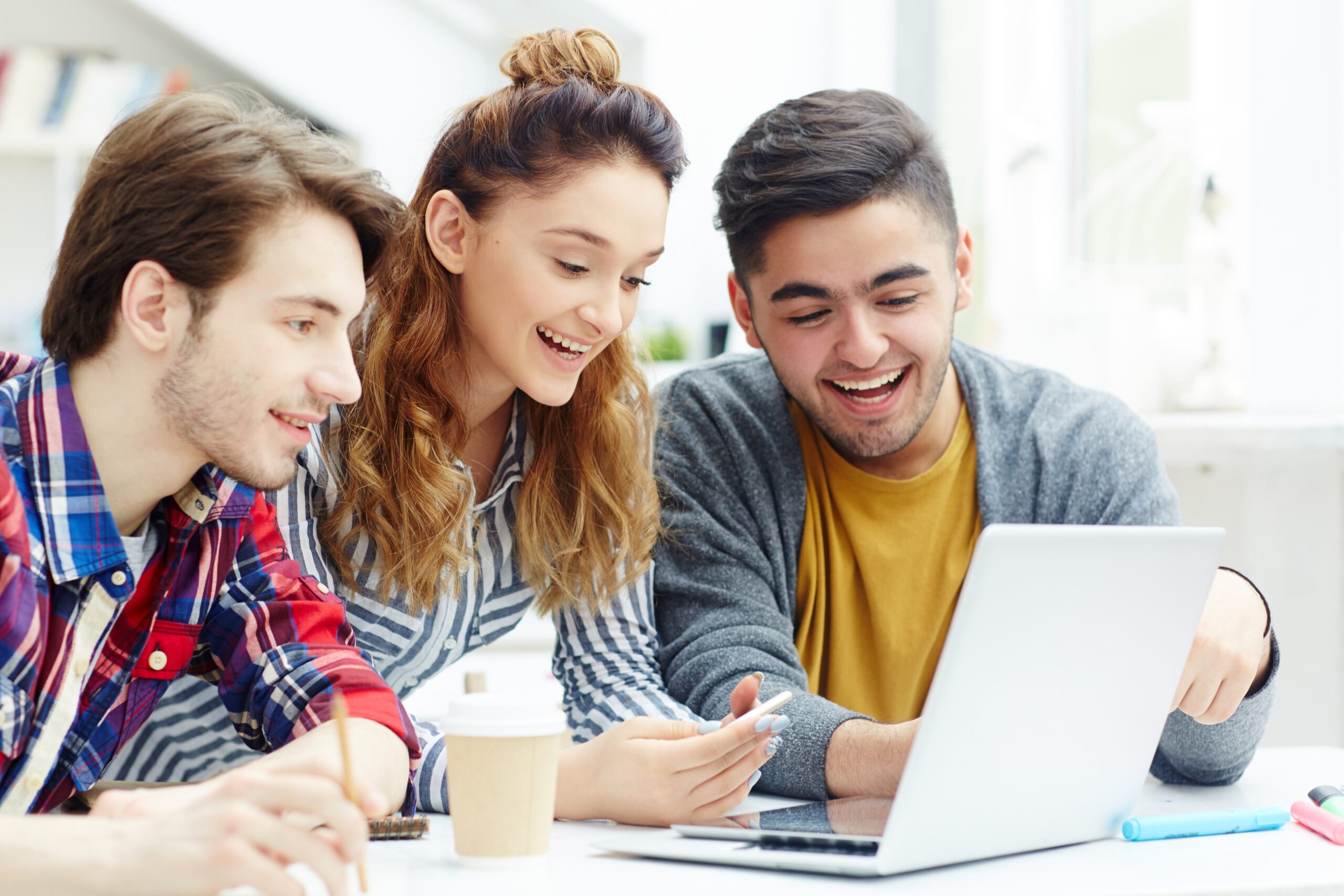 Study in Poland 2 online communication scaled